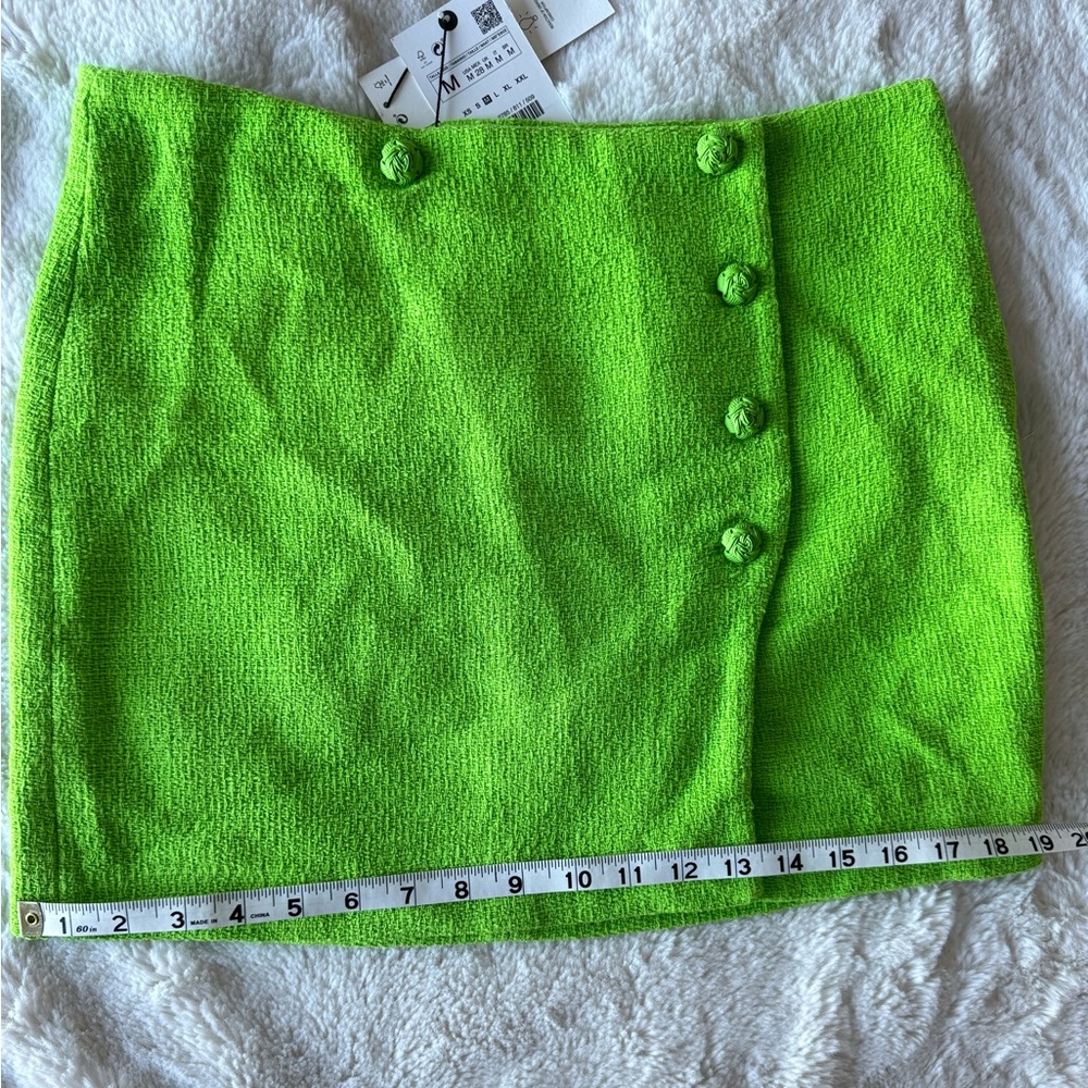 ZARA BRIGHT NEON GREEN WITH BUTTON